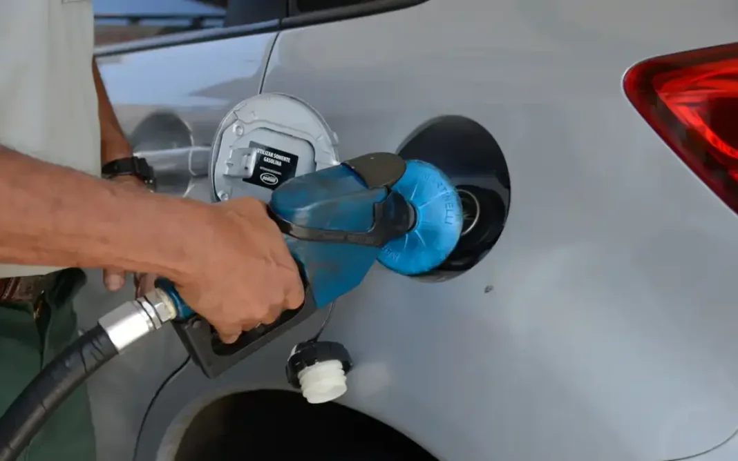 Petrobras reajusta diesel nas distribuidoras em R$ 0,22 neste sábado