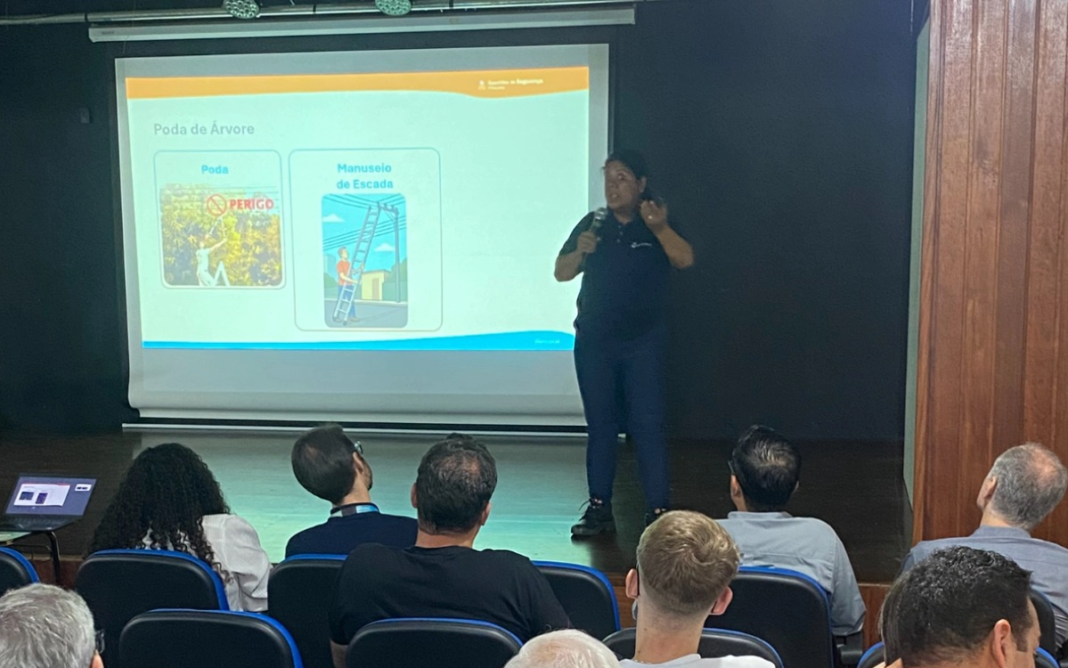 Profissionais da construção, comerciantes e agentes públicos participam de debate sobre segurança com a rede de energia-1