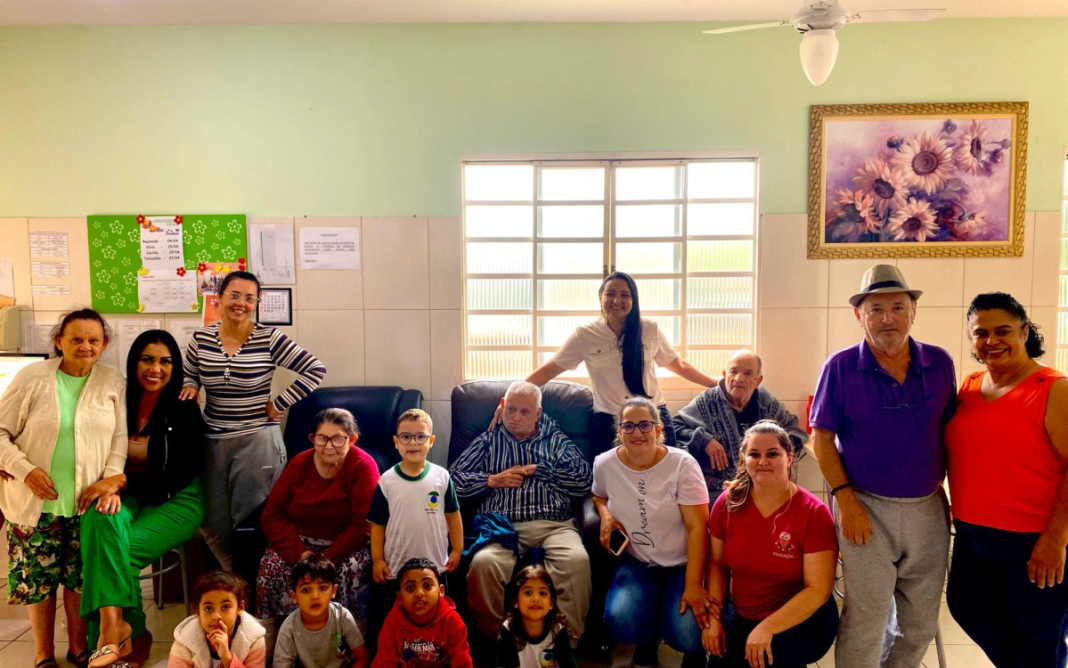 Projeto Páscoa Solidária CEIM Odila Azevedo arrecada leite para idosos do Lar São Vicente-1