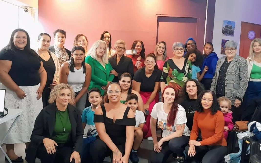 Projeto social Beleza que Transforma celebra o Dia das Mães com encontro especial-1
