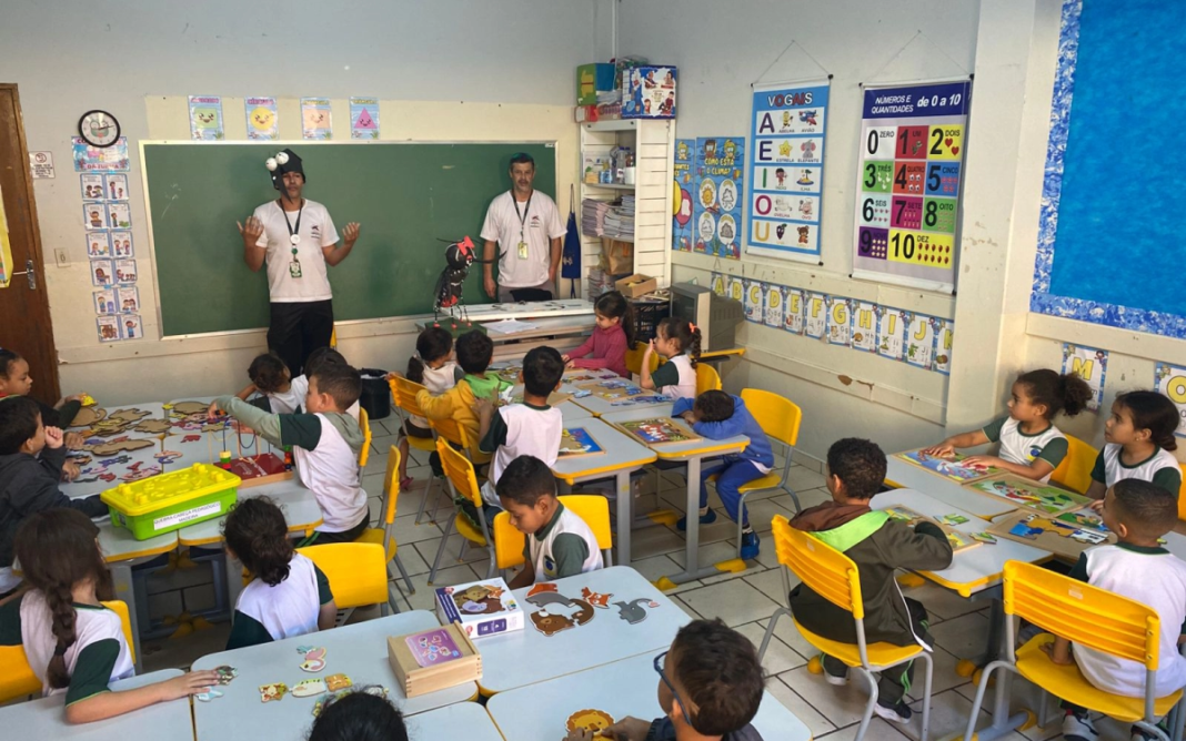 Agentes epidemiológicos visitam CEIM Odila Azevedo e ensinam crianças a combater a dengue-1