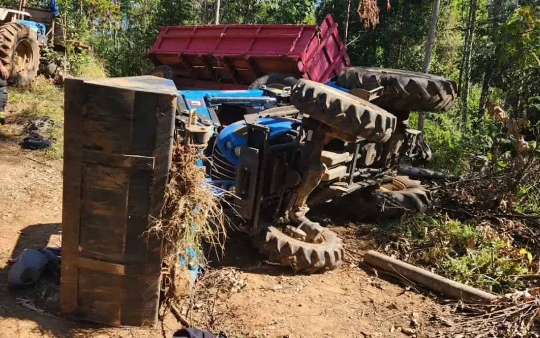 Homem morre após trator tombar em plantação de eucalipto na zona rural de Joanópolis