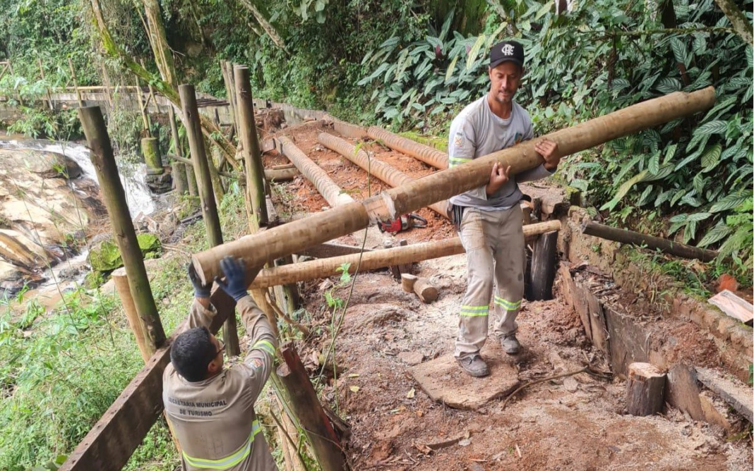 Parque Municipal Cachoeira do Jaguari recebe melhorias na trilha e instalação de dois redários para visitantes-1