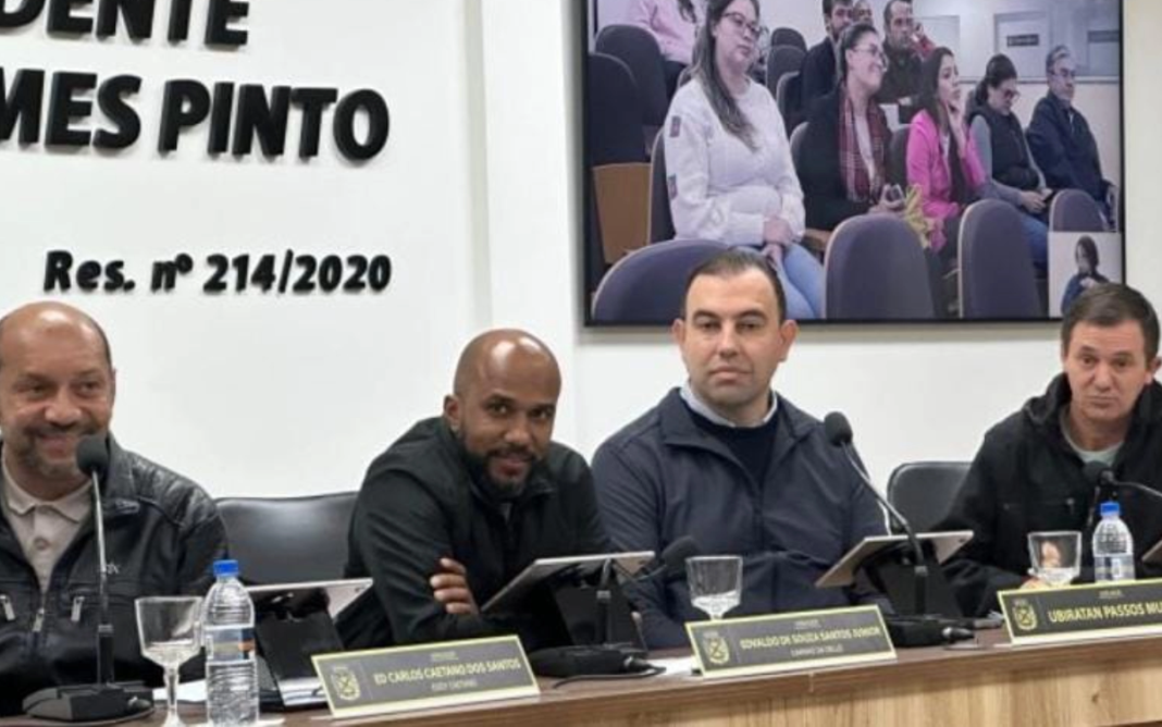 Câmara de Extrema realiza 1ª audiência pública da LDO 2026-1