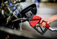 Governo zera imposto federal da gasolina e renova subsídio do etanol