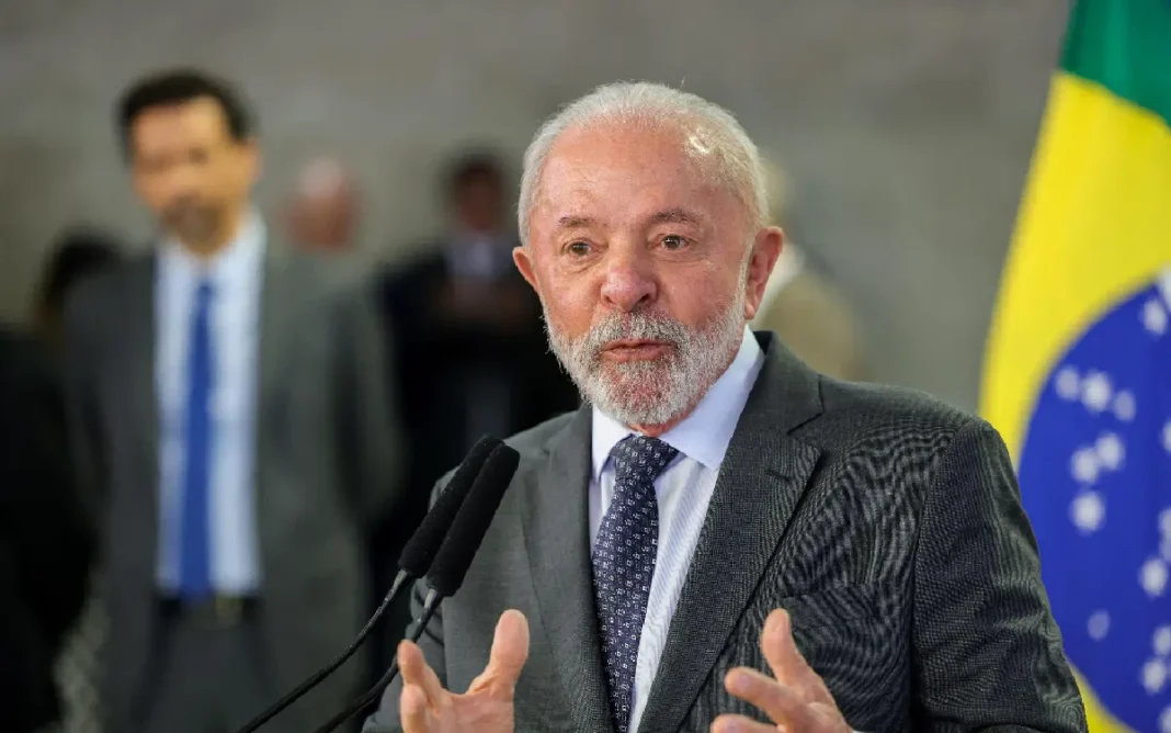 Lula diz que quer apressar regulamentação das redes sociais