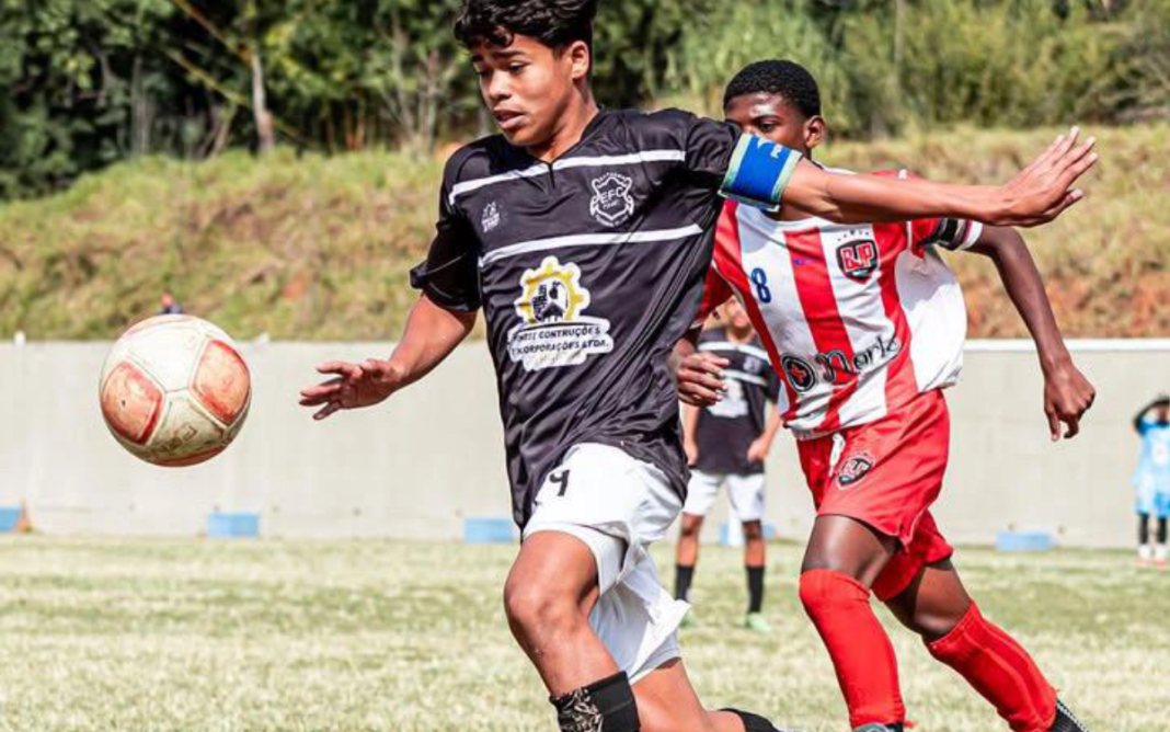 Extrema Futebol Clube Sub15 disputa a final da Copa Buh com destaque para trabalho de base e espírito coletivo-1