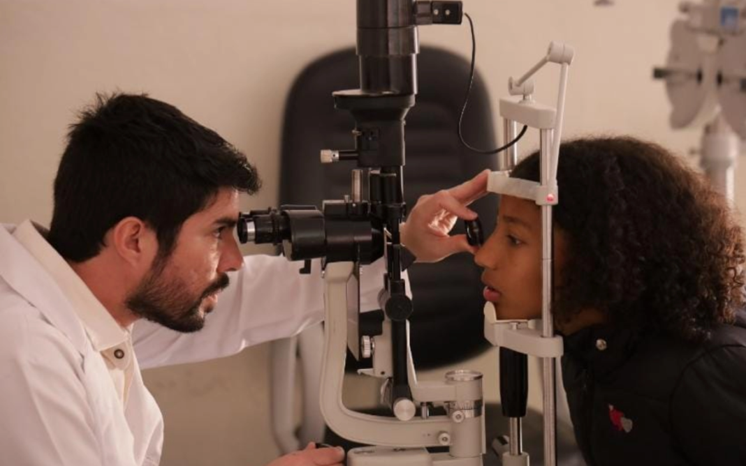 Prefeitura de Pouso Alegre realiza mutirões oftalmológicos em escolas municipais