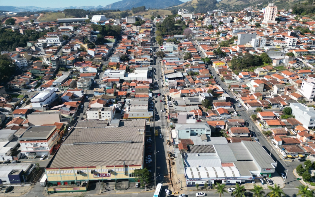 Rua João Mendes passa por obras de substituição da rede de esgoto e em breve será totalmente recapeada