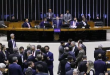Câmara aprova texto-base do projeto antifacção e barra título de eleitor para presos provisórios