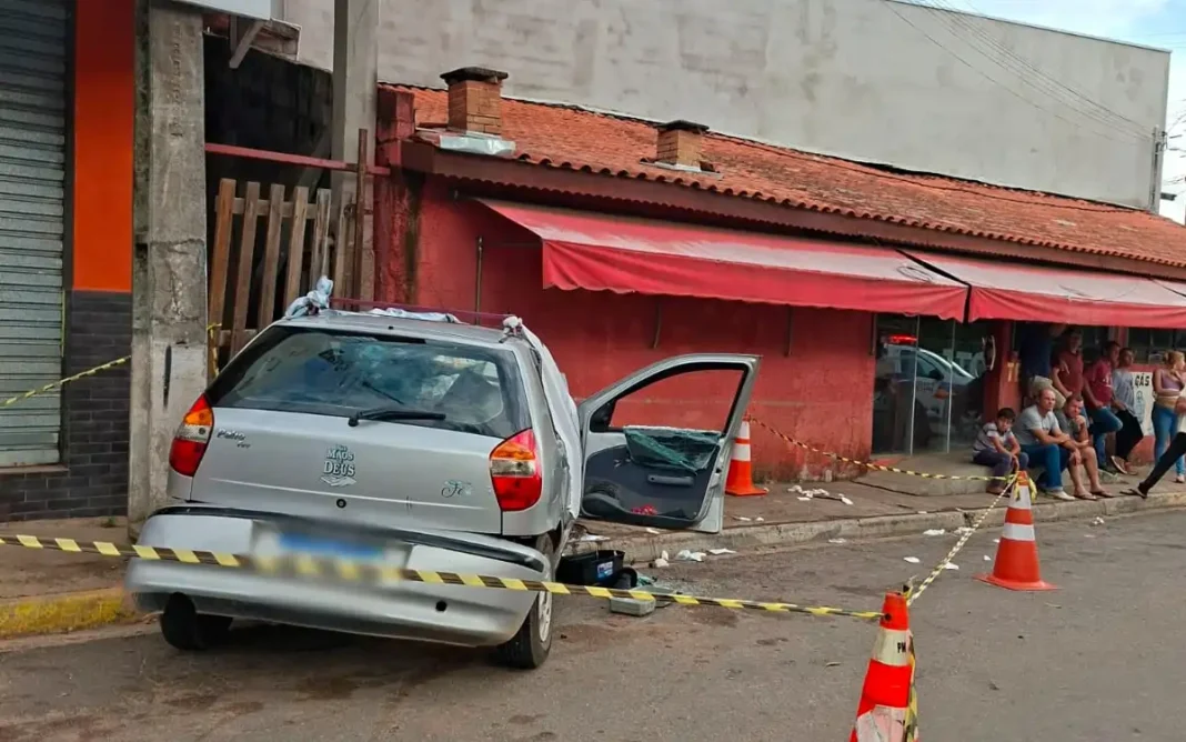 Acidente de carro deixa três mortos e três feridos em Toledo