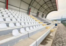 Arquibancada coberta do Estádio Sebastião Camanducci recebe novos assentos e amplia conforto e segurança aos torcedores