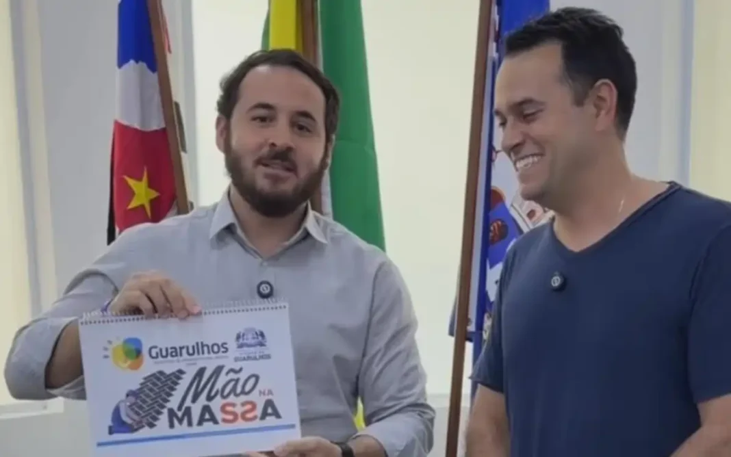 Prefeito de Extrema conhece programa “Mão na Massa” em Guarulhos