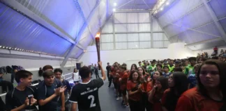Cerimônia de abertura dos Jogos Escolares de Extrema marca clima de festa e reúne atletas de 11 escolas no início da competição
