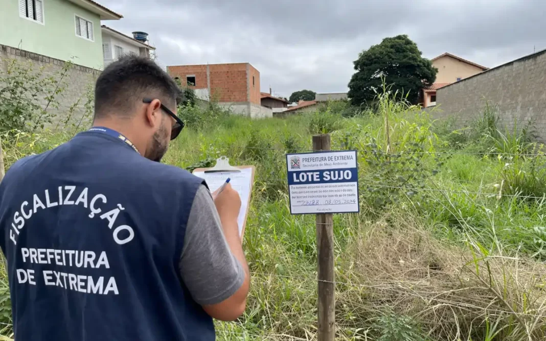 Os proprietários notificados têm o prazo de até vinte dias corridos, a partir da publicação deste edital, para realizar a limpeza dos terrenos, sob pena de aplicação de multa