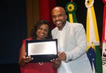 Prêmio Mulher Destaque reconhece trajetória de Vera Evangelista em Extrema