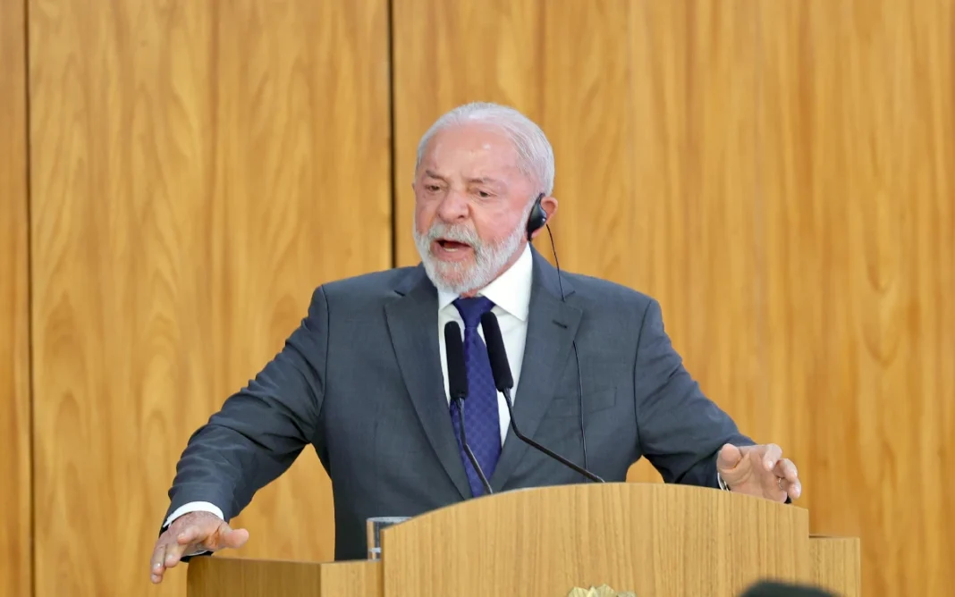 Se a gente não se preparar na questão de defesa, qualquer dia alguém invade a gente, diz Lula