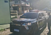 Indivíduo investigado por tentativa de feminicídio em Vargem se entrega à polícia após período foragido