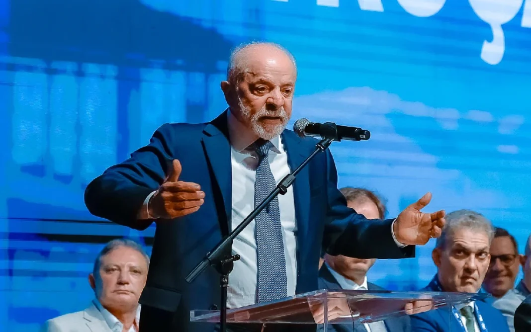 Lula diz que ouvirá empresários sobre possível fim da escala 6x1