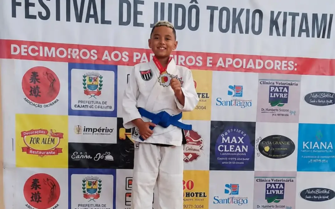 Atleta de Extrema Danielzinho conquista ouro no Festival de Judô em Bragança Paulista
