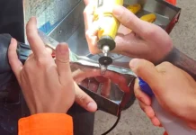 Bombeiros de Extrema removem anel preso ao dedo após acidente doméstico