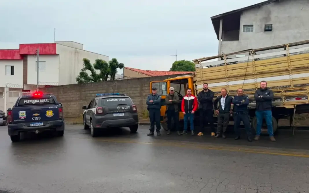 Caminhão de pai do vereador Leandro Marinho é recuperado pela Polícia Civil após ser roubado em Extrema