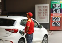 Aumento da mistura de etanol na gasolina divide opiniões sobre impactos em veículos e preços