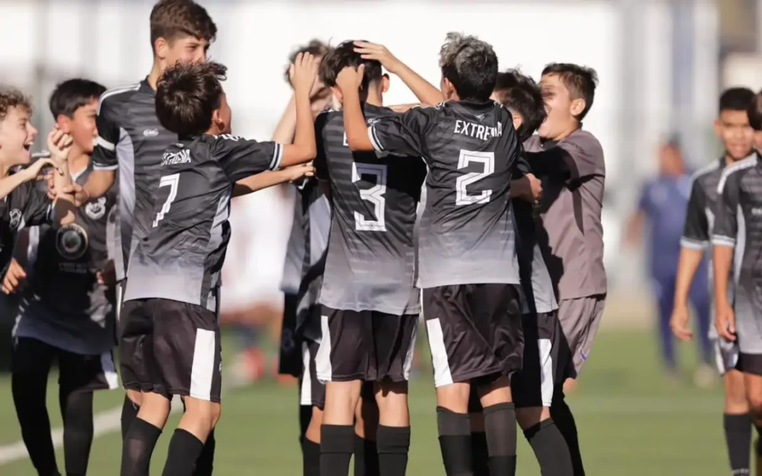 EXTREMA FC ESTREIA COM PERSONALIDADE NA UNIÃO CUP E MOSTRA FORÇA DIANTE DE EQUIPE PAULISTA