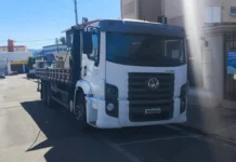 Homem é preso com caminhão furtado que seria levado para Minas Gerais