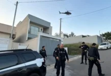 Operação prende cinco suspeitos de envolvimento em morte investigada como ‘tribunal do crime’ em Extrema