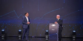 Lula e Flávio Bolsonaro se enfrentam em primeiro debate eleitoral na Band